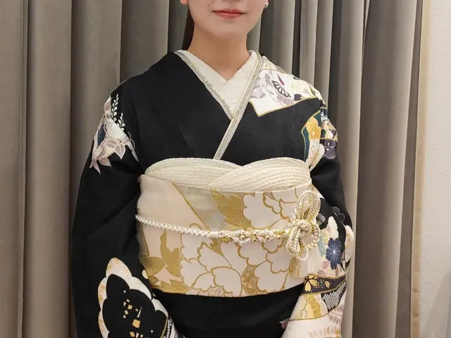 小顔・脚長効果を施し 美しい着物姿に仕上げます　足りない小物は無料貸出可能！