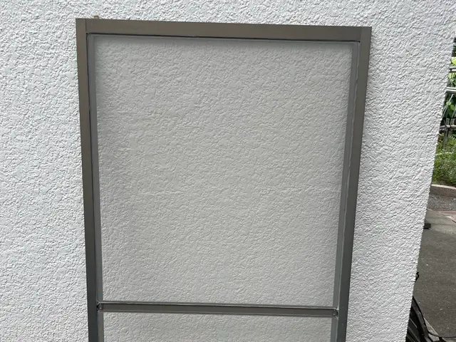 網戸新規張り替え作業サービスの画像