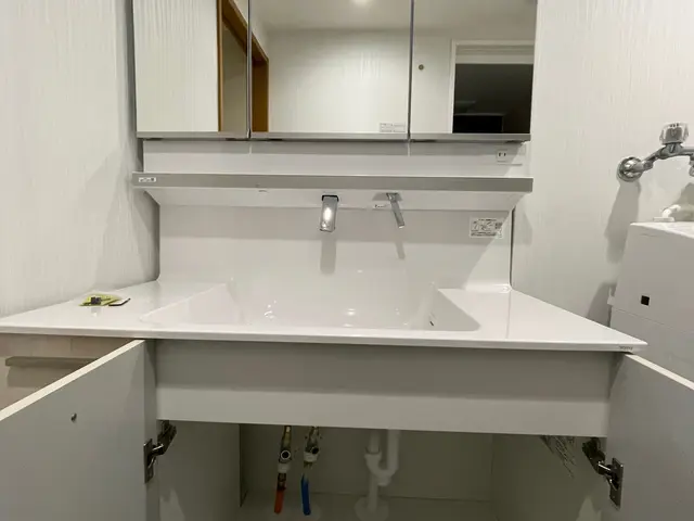 【水道局指定工事店】洗面台の交換はお任せください！保険加入済サービスの画像