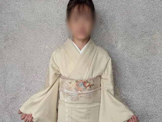 着物歴30年。着物好きが綺麗で丁寧に、お着付けします。