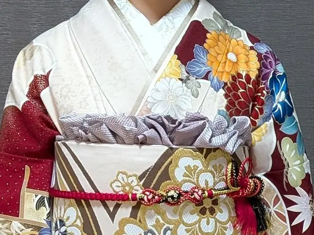 着物歴30年。着物好きが綺麗で丁寧に、お着付けします。