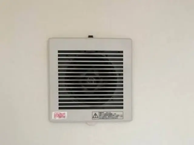 トイレ換気扇交換いたしますサービスの画像