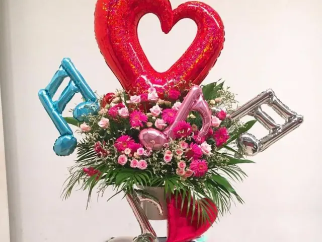 イベント会場や会社・ホテルの入口や受付などを経験豊富なプロの技術で華やかに！サービスの画像