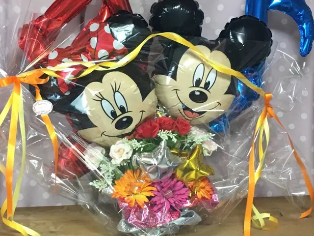 イベント会場や会社・ホテルの入口や受付などを経験豊富なプロの技術で華やかに！サービスの画像