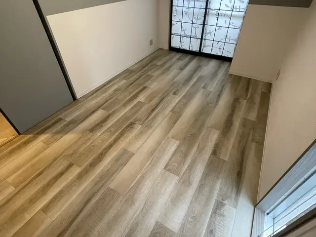 フロアタイルのことならぜひ当店におまかせください！！サービスの画像