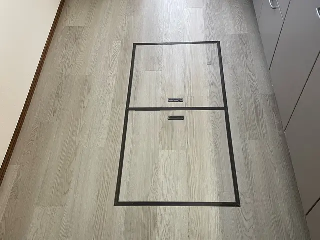 フロアタイルのことならぜひ当店におまかせください！！サービスの画像