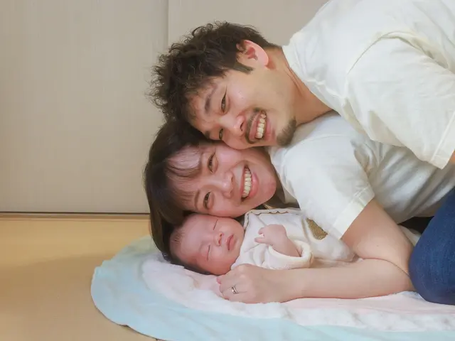 生まれたての時間を残す包まないナチュラル　ニューボンフォト