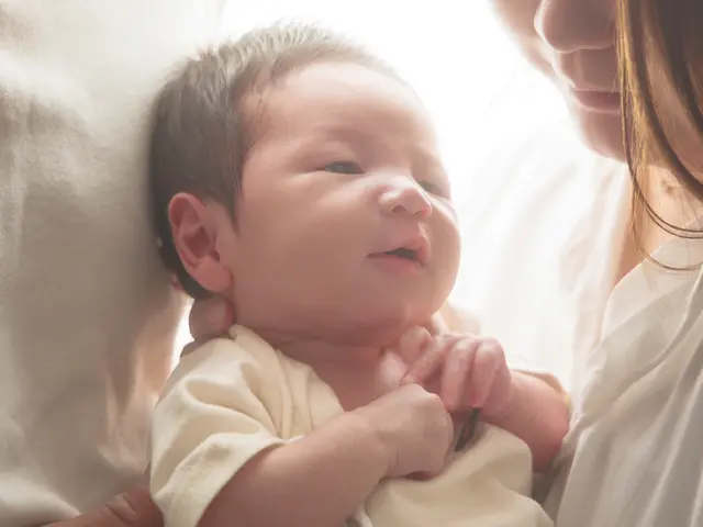 生まれたての時間を残す包まないナチュラル　ニューボンフォト