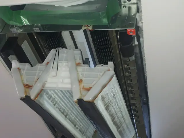 エアコン洗浄専門店！全機種対応で高圧洗浄機で3回洗い！夏の汚れを取り冬を快適に！サービスの画像