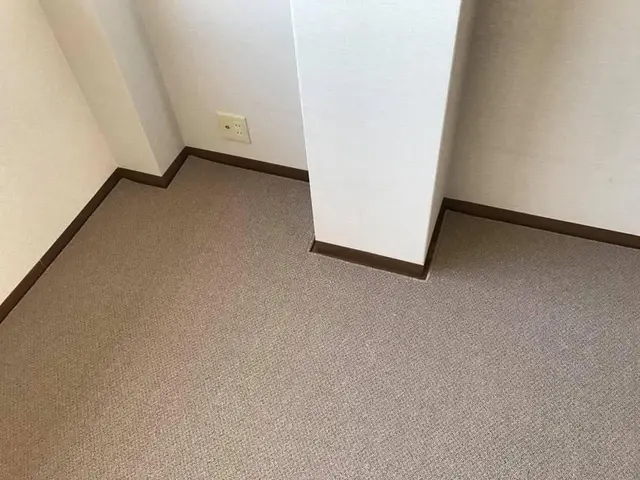 滋賀限定！じゅうたん、タイルカーペット貼り　　女性スタッフの同行も可能です！サービスの画像