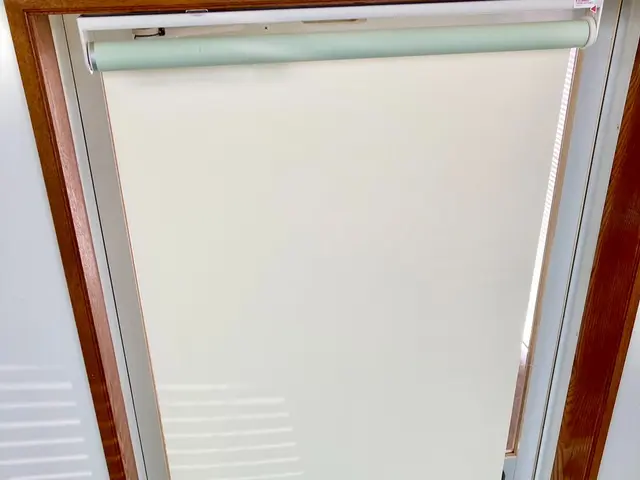 【徳島市】カーテンレール・ブラインド・ロールスクリーン取り付けサービスの画像