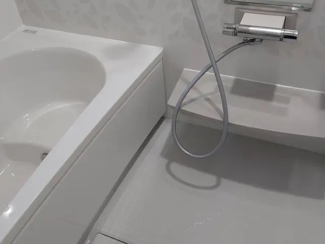 《暖か空間の浴室をお楽しみ下さい》浴室をシートで包み、外気の侵入を防ぎます！！サービスの画像