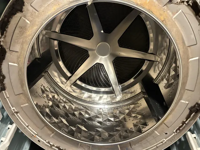 ◆期間限定値下げ3万円→2万円◆ドラム洗濯機分解清掃サービスの画像