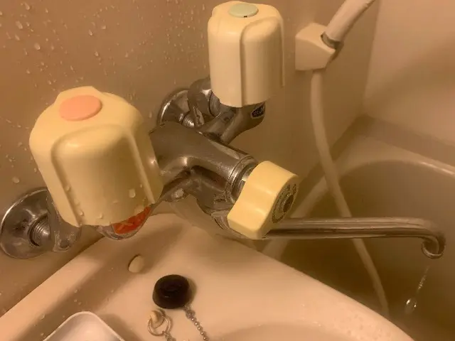 福岡市【水道蛇口交換】/ 浴室 / 国家資格者が施工で安心！◎PayPay!OKサービスの画像