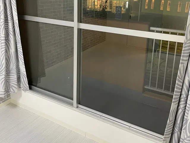 窓、サッシ掃除、カビ汚れ、排気ガス、花粉、一軒家、マンションなど、サービスの画像