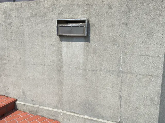 【即日対応可能！】外壁の黒ずみ・苔・汚れに！高圧洗浄で見違える仕上がり！サービスの画像