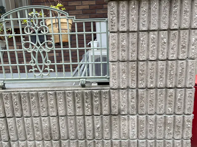 【即日対応可能！】外壁の黒ずみ・苔・汚れに！高圧洗浄で見違える仕上がり！サービスの画像