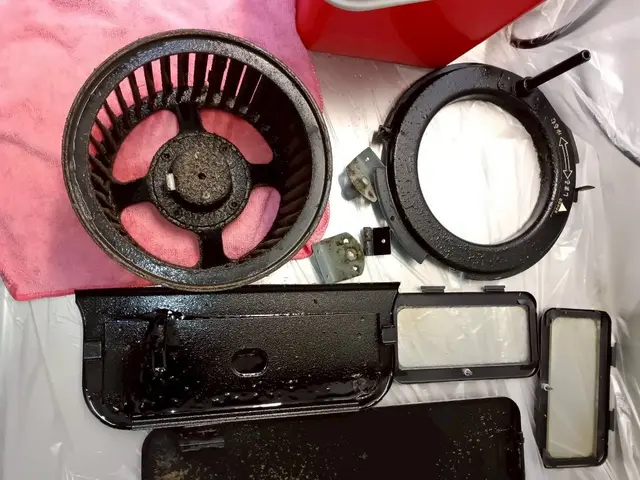 油汚れはプロにお任せ！『丁寧』をお届けします。サービスの画像