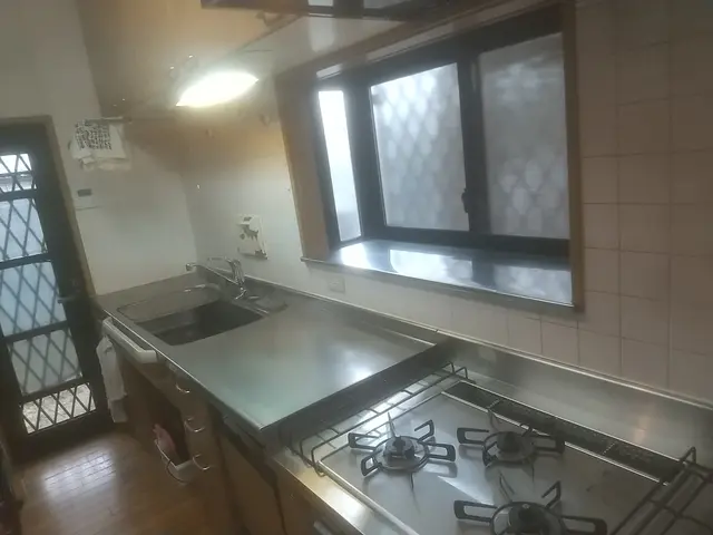 換気扇もセットで行ないます。汚キッチン·放ったらかしキッチンも、ご遠慮なく！サービスの画像