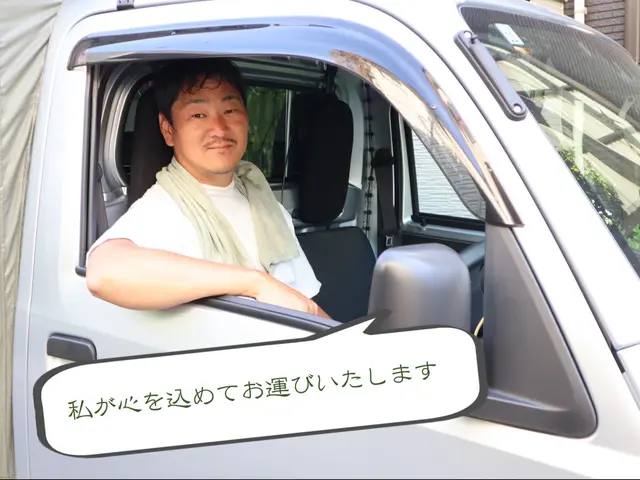 屋根付きの軽トラ幌車で自転車配送承ります。混載もご相談くださいサービスの画像