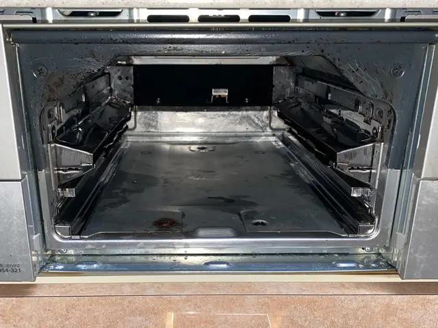 【台所に飛散した油汚れを一掃！】◎グリル内エコ洗剤使用！◇食洗機は＋3,000円サービスの画像