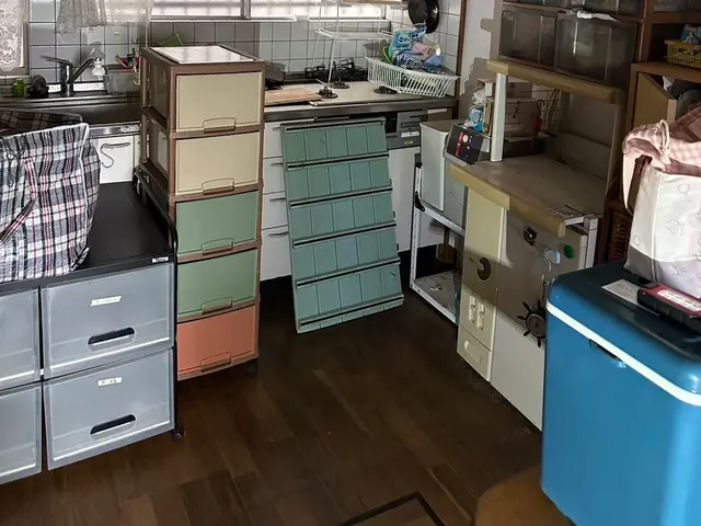 [業歴10年の実績] ２ｔトラック箱車 ２名 [損害保険加入済み] お見積り無料サービスの画像