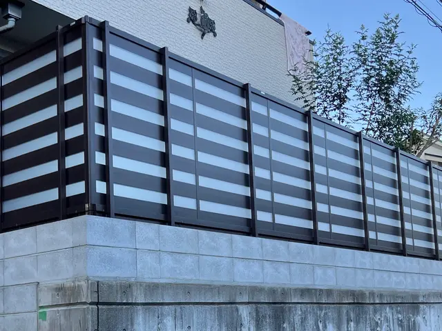 目隠しフェンス設置サービスの画像