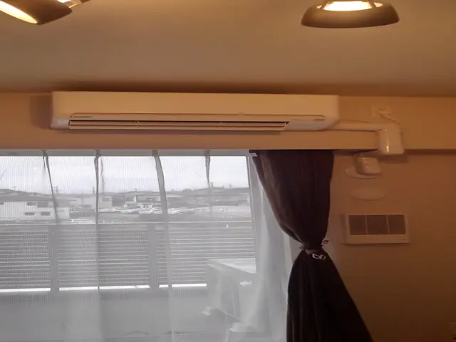 夜でも対応　お手持ちのエアコン設置承ります。配管洗浄、隠蔽配管工事承ります。サービスの画像