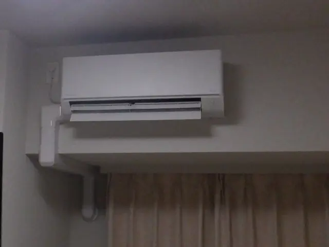 夜でも対応　お手持ちのエアコン設置承ります。配管洗浄、隠蔽配管工事承ります。サービスの画像