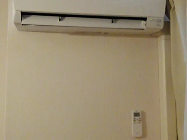 夜でも対応　お手持ちのエアコン設置承ります。配管洗浄、隠蔽配管工事承ります。サービスの画像