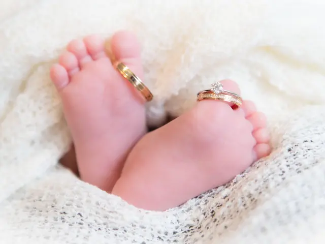 赤ちゃんの成長は早いです。「生まれたて」をお写真に…。