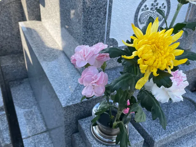 【墓地清掃士資格者在籍】都内近郊お墓参り代行、墓石クリーニングのお墓の未来ラボサービスの画像