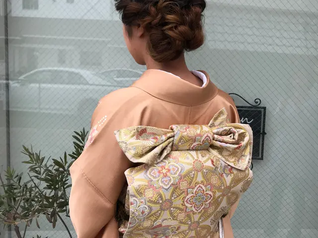 【美しく丁寧な着付】ヘアー・メイクも同時にお受けできます。早朝料金無料！