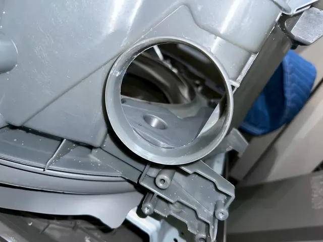 【ドラム式洗濯機分解洗浄】溜まった汚れ誇りを徹底除去！乾燥機能も復活します！サービスの画像