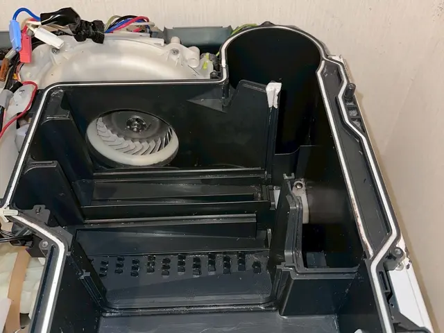 【ドラム式洗濯機分解洗浄】溜まった汚れ誇りを徹底除去！乾燥機能も復活します！サービスの画像