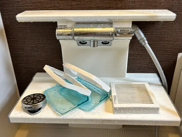 【◆エプロン内高圧洗浄込み◆プロの技術で徹底洗浄◎◆安心の損害保険加入店◎◆】サービスの画像