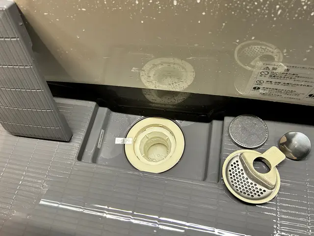 【◆エプロン内高圧洗浄込み◆プロの技術で徹底洗浄◎◆安心の損害保険加入店◎◆】サービスの画像