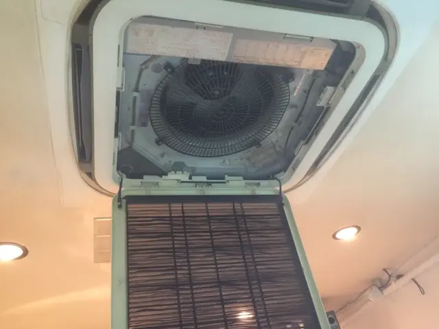 【天井埋込型エアコン】横浜市発◎他社で断られた機種もご相談ください！サービスの画像