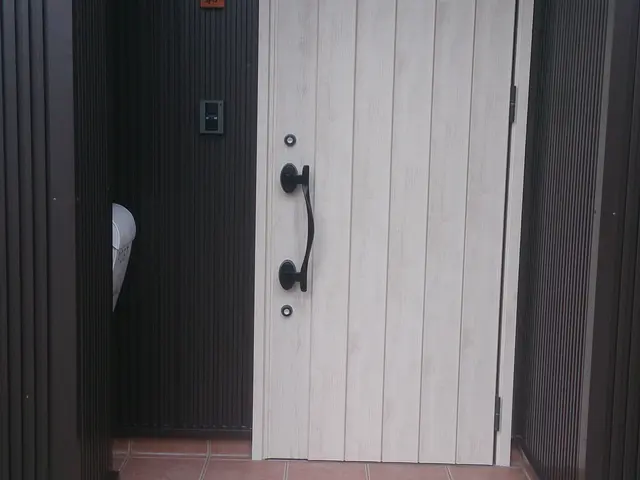 玄関ドア入れ替え、玄関ドアカバー工法サービスの画像