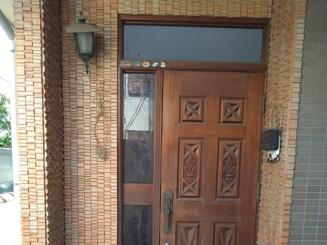 玄関ドア入れ替え、玄関ドアカバー工法サービスの画像