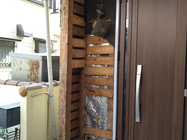 玄関ドア入れ替え、玄関ドアカバー工法サービスの画像