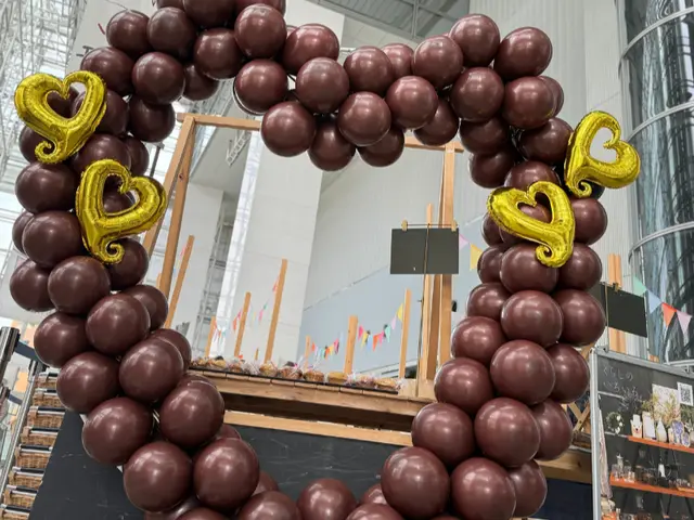 アーチパーチ―モールのバルーンでわくわく空間づくり！