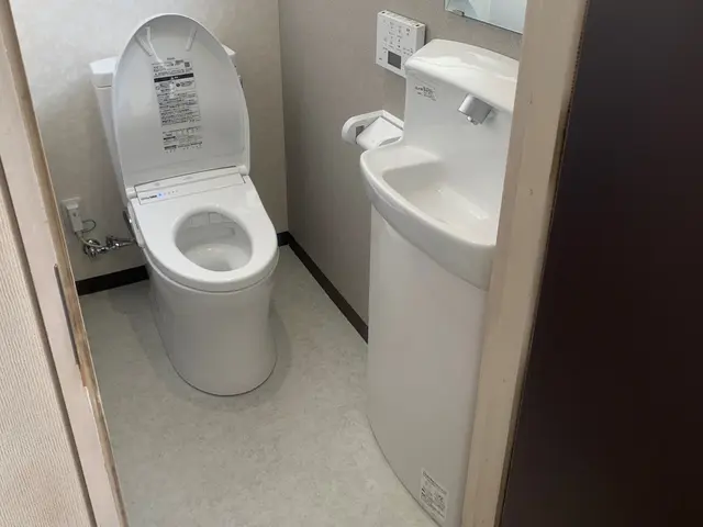 自信の完全自社施工◎安心の保険加入済み！女性スタッフ同行可能ですサービスの画像