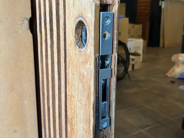 スピード対応可能！資格保有者が行う鍵交換・取り付けサービス　インボイス対応サービスの画像