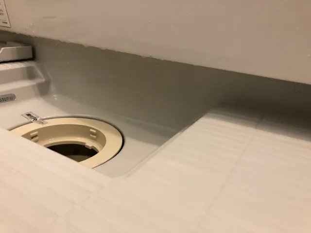 写真の女性の私が隅々まで作業させていただきます。サービスの画像