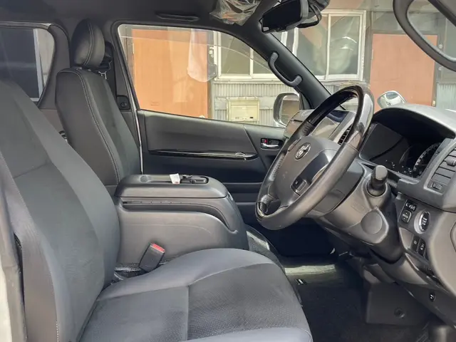 【今ならナビ画面コーティング無料！】車の匠が隅々まで綺麗にします！サービスの画像