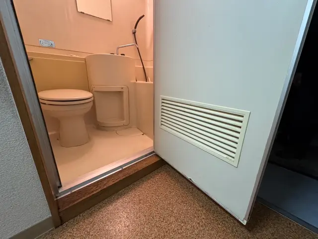 長年こびりついた浴室のカビ・水垢も、Clean+にお任せください！サービスの画像