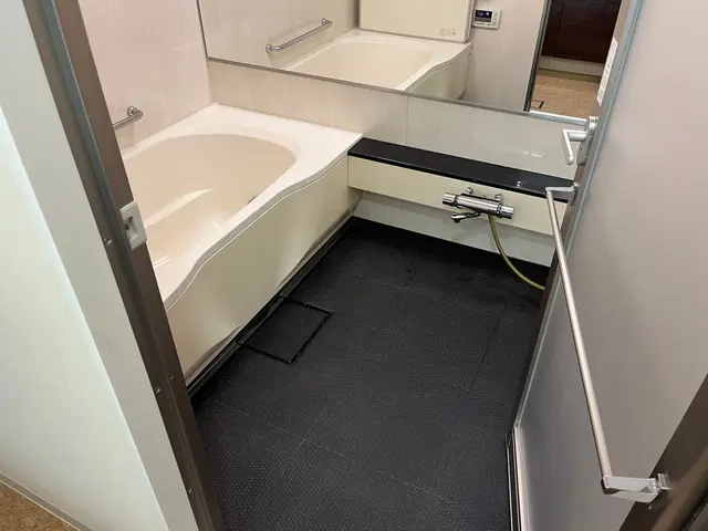 頑固なカルキ、水垢や黒カビも徹底除菌！プロの技術でピカピカにサービスの画像