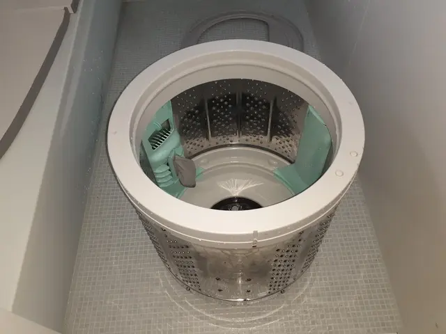 【全額返金保証あり！安心と満足の仕上がりを提供致します】～洗濯機（タテ型）清掃サービスの画像