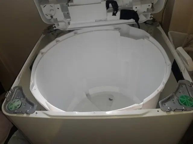 【全額返金保証あり！安心と満足の仕上がりを提供致します】～洗濯機（タテ型）清掃サービスの画像